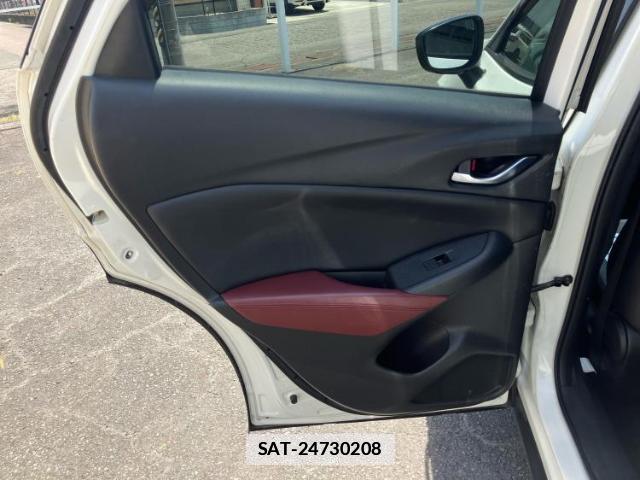 Mazda CX-3 2015-09 7818907-6