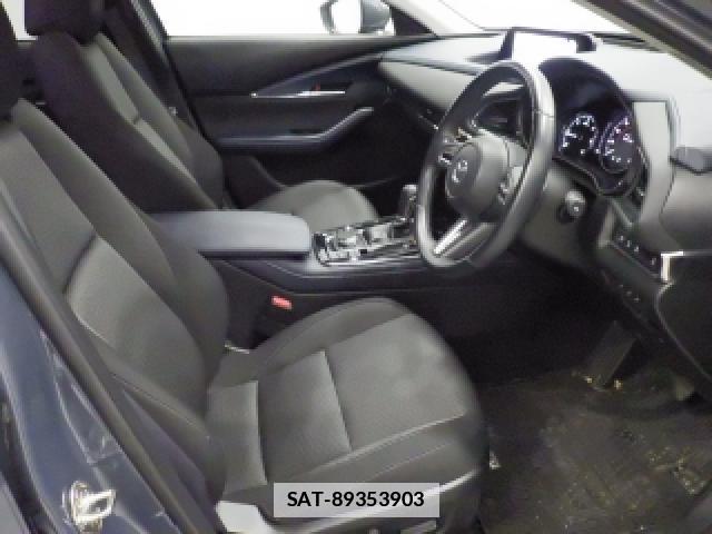 Mazda CX-30 2021-05 7811407-3