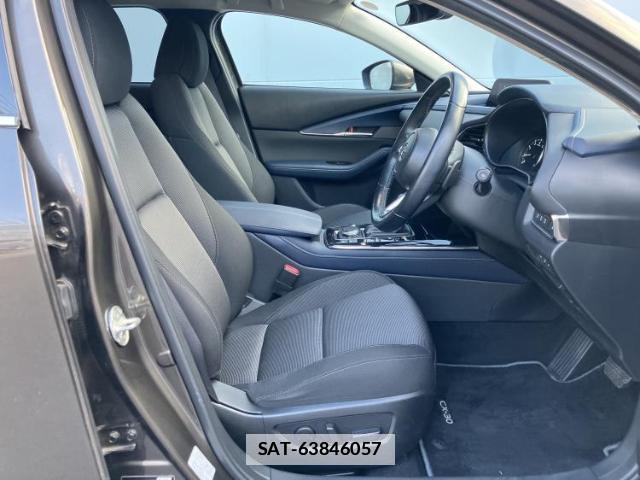 Mazda CX-30 2021-06 7821971-4