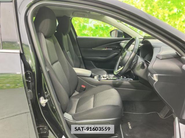 Mazda CX-30 2023-03 7822133-3