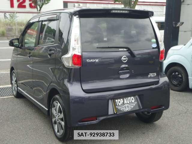Nissan DAYZ 2015-07 7820003-15