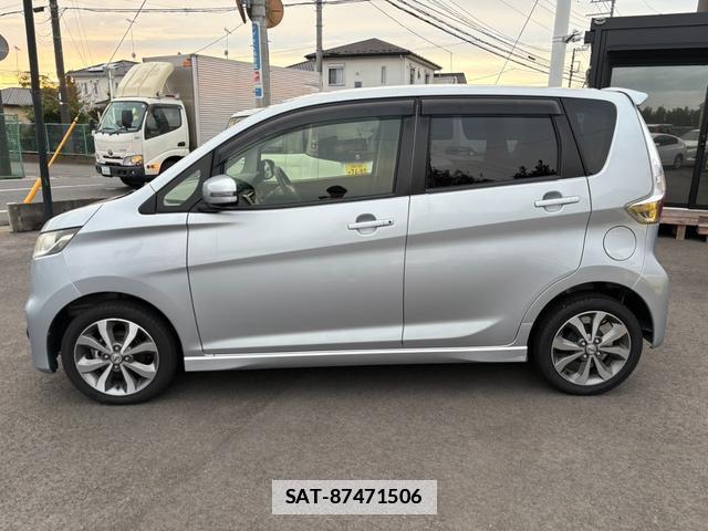 Nissan DAYZ 2013-07 7822704-13