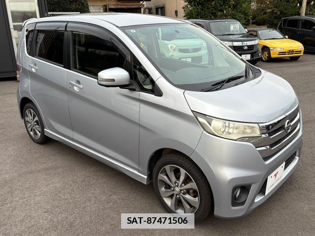 Nissan DAYZ 2013-07 7822704-14
