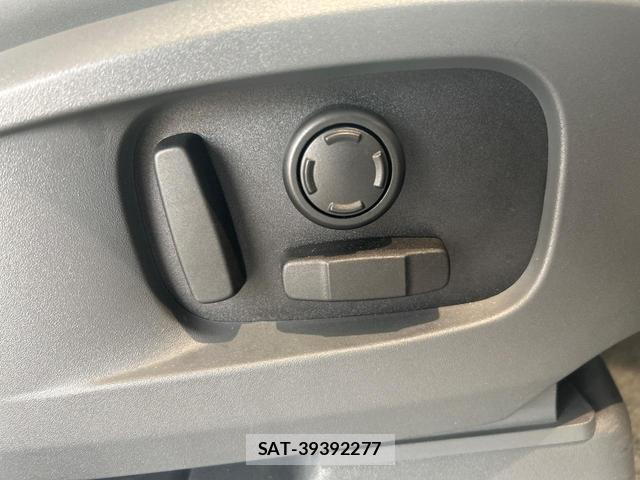 Land Rover DEFENDER 2025-08 7812439-17