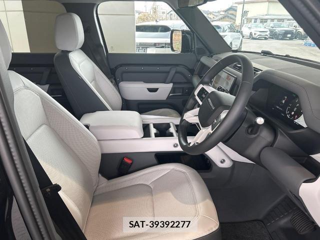 Land Rover DEFENDER 2025-08 7812439-18