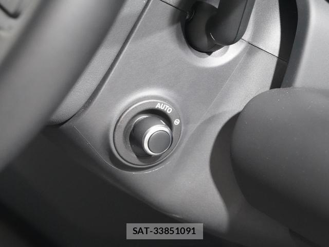 Land Rover DEFENDER 2024-03 7815853-12
