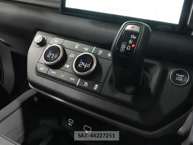 Land Rover DEFENDER 2023-03 7815859-17