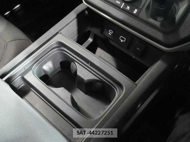 Land Rover DEFENDER 2023-03 7815859-18