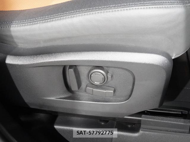 Land Rover DEFENDER 2024-08 7815871-16