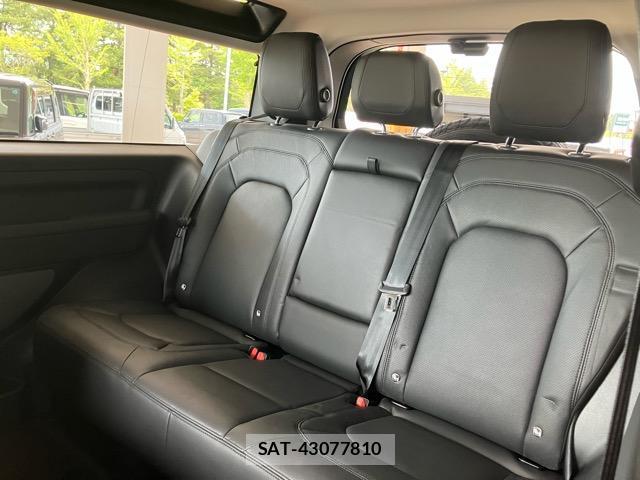 Land Rover DEFENDER 2023-06 7820072-6