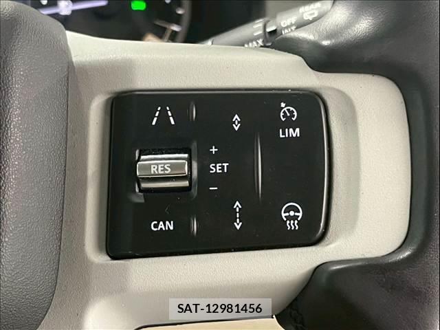 Land Rover DEFENDER 2023-04 7823230-8