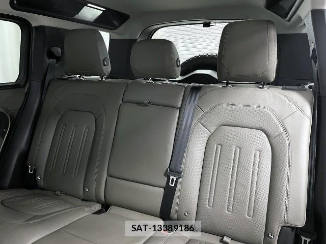 Land Rover DEFENDER 2021-06 7823359-6