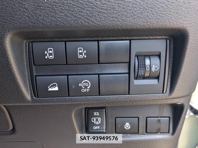 Mitsubishi DELICA MINI 2023-09 7812745-16