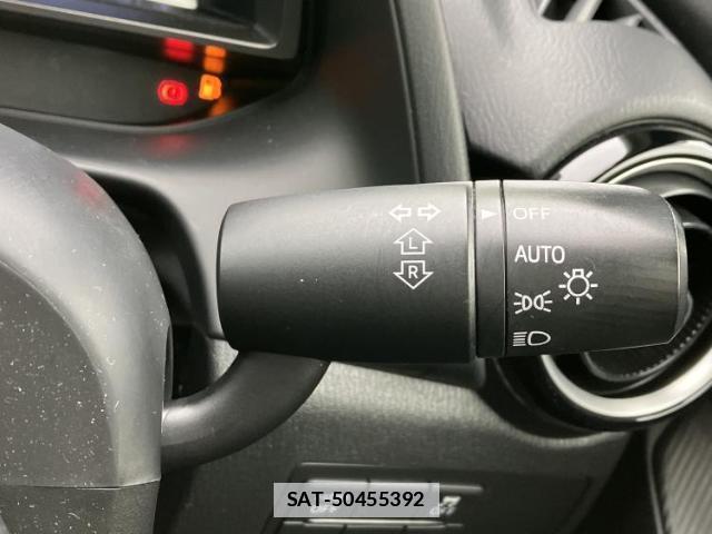 Mazda DEMIO 2017-06 7821138-15