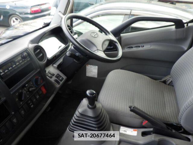 Hino DUTRO 2014-03 7813968-2