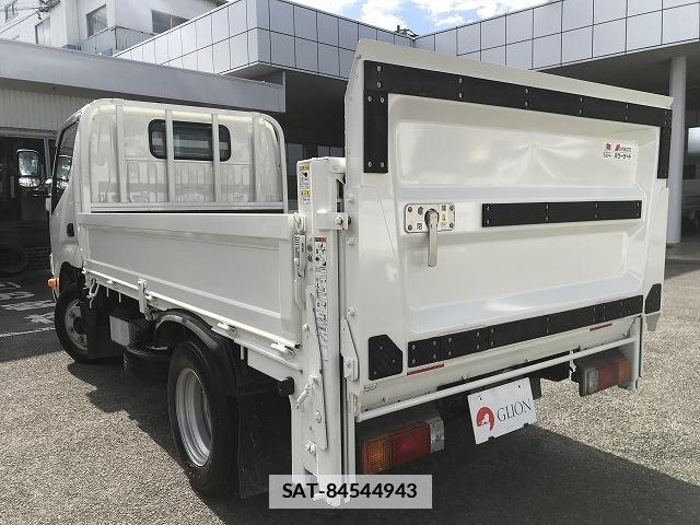 Hino DUTRO 2019-10 7817366-3