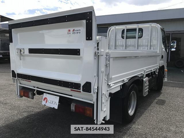 Hino DUTRO 2019-10 7817366-5