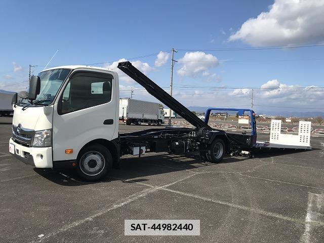 Hino DUTRO 2022-09 7817377-0