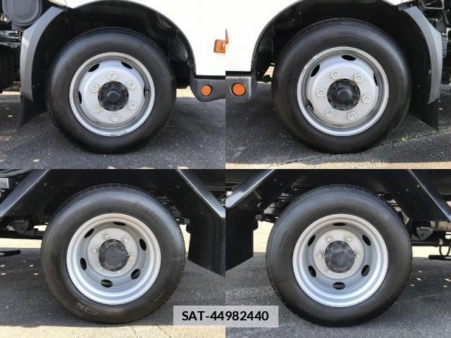 Hino DUTRO 2022-09 7817377-18