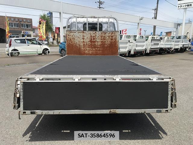 Hino DUTRO 2020-09 7817406-8