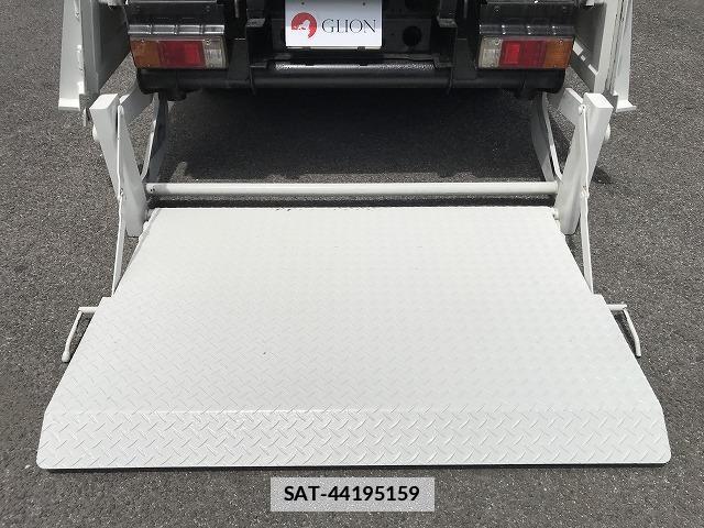 Hino DUTRO 2013-09 7817408-10
