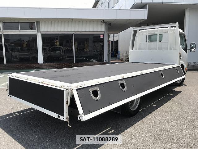 Hino DUTRO 2011-12 7817418-11