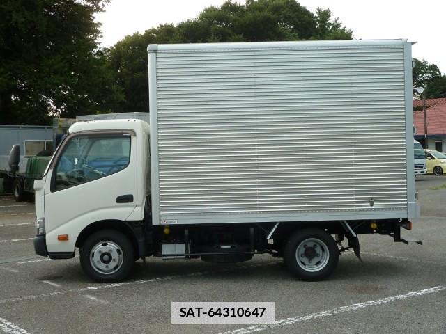 Hino DUTRO 2017-08 7817532-11