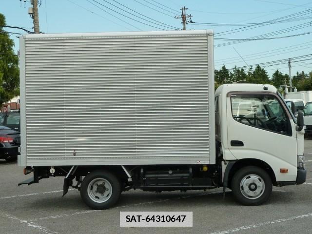 Hino DUTRO 2017-08 7817532-4