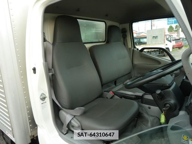 Hino DUTRO 2017-08 7817532-8