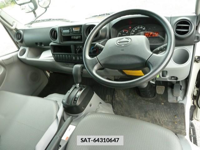 Hino DUTRO 2017-08 7817532-9