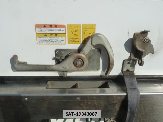 Hino DUTRO 2014-03 7817542-19