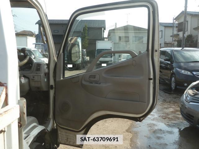 Hino DUTRO 2004-11 7817546-11