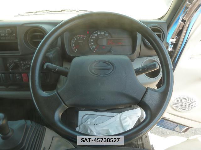 Hino DUTRO 2016-01 7817548-15