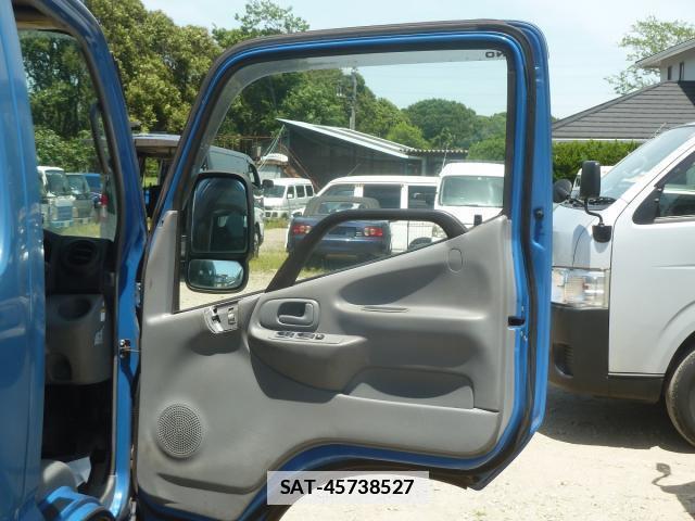 Hino DUTRO 2016-01 7817548-19