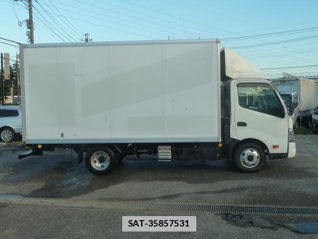 Hino DUTRO 2021-01 7817551-3