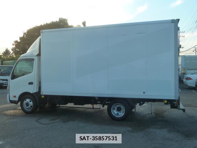 Hino DUTRO 2021-01 7817551-9