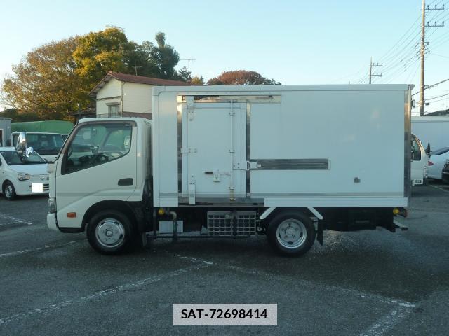 Hino DUTRO 2017-02 7817554-10