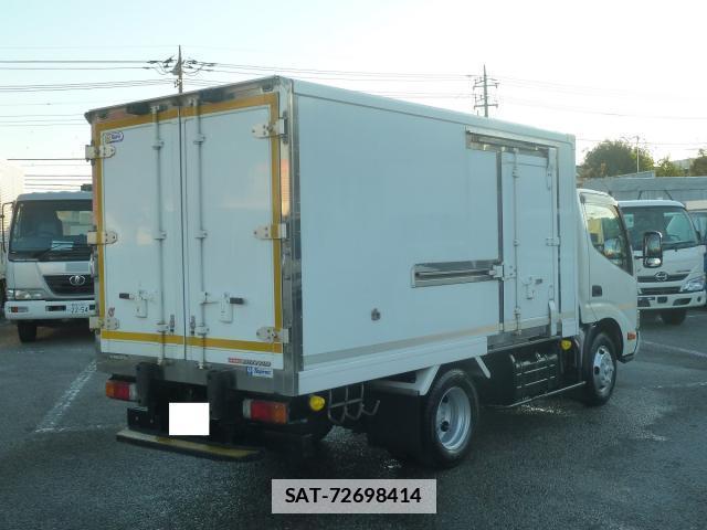 Hino DUTRO 2017-02 7817554-13