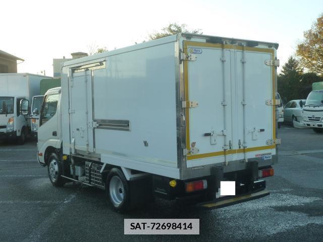Hino DUTRO 2017-02 7817554-14