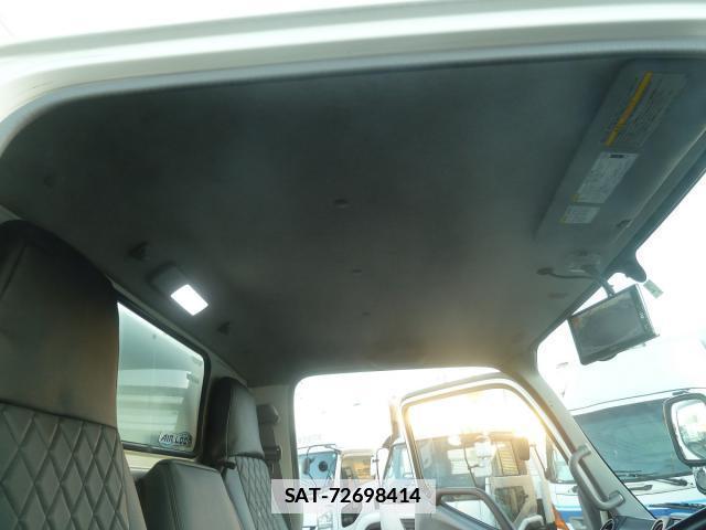 Hino DUTRO 2017-02 7817554-15