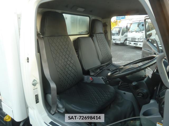 Hino DUTRO 2017-02 7817554-5
