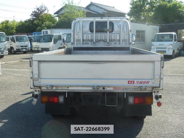 Hino DUTRO 2019-10 7817579-1