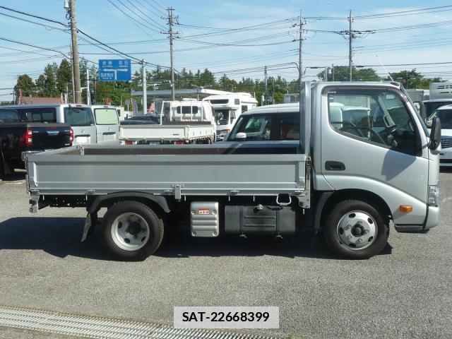 Hino DUTRO 2019-10 7817579-3