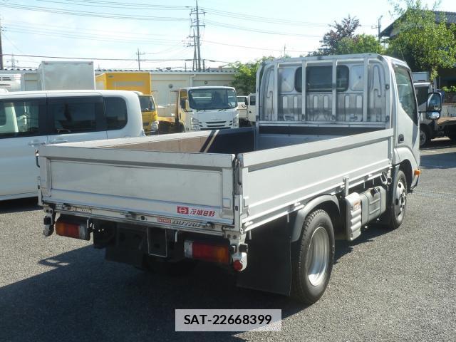 Hino DUTRO 2019-10 7817579-6