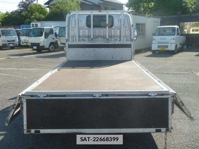 Hino DUTRO 2019-10 7817579-8