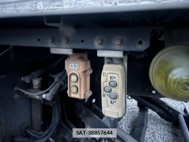 Hino DUTRO 2010-05 7817585-16