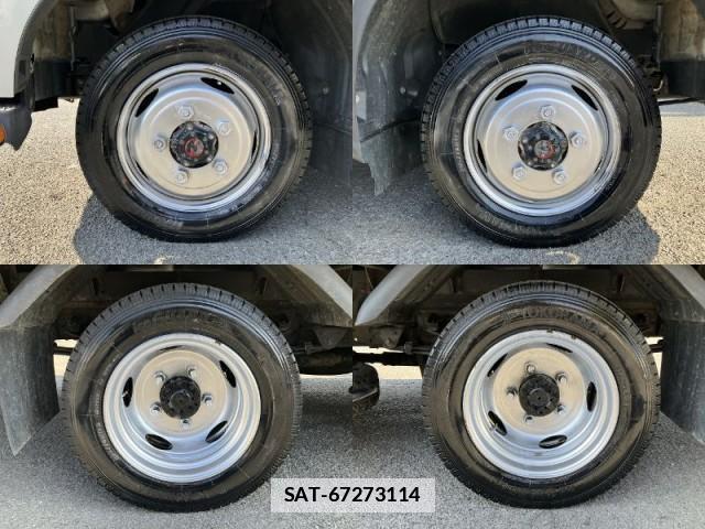 Hino DUTRO 2020-09 7817906-10