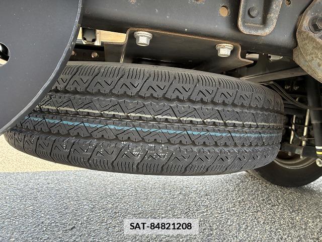 Hino DUTRO 2019-08 7817920-12
