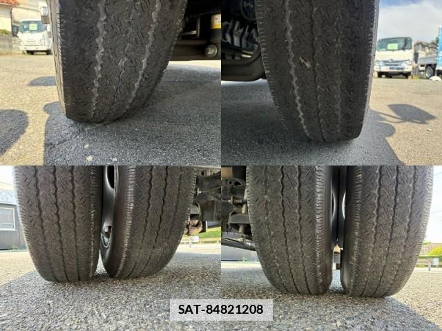 Hino DUTRO 2019-08 7817920-14