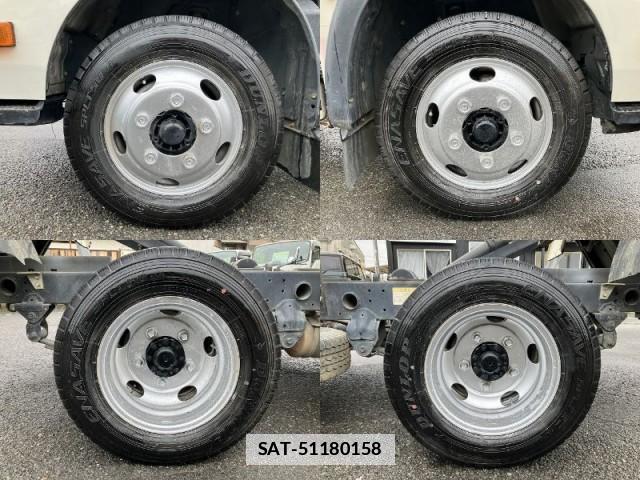 Hino DUTRO 2019-03 7817937-10